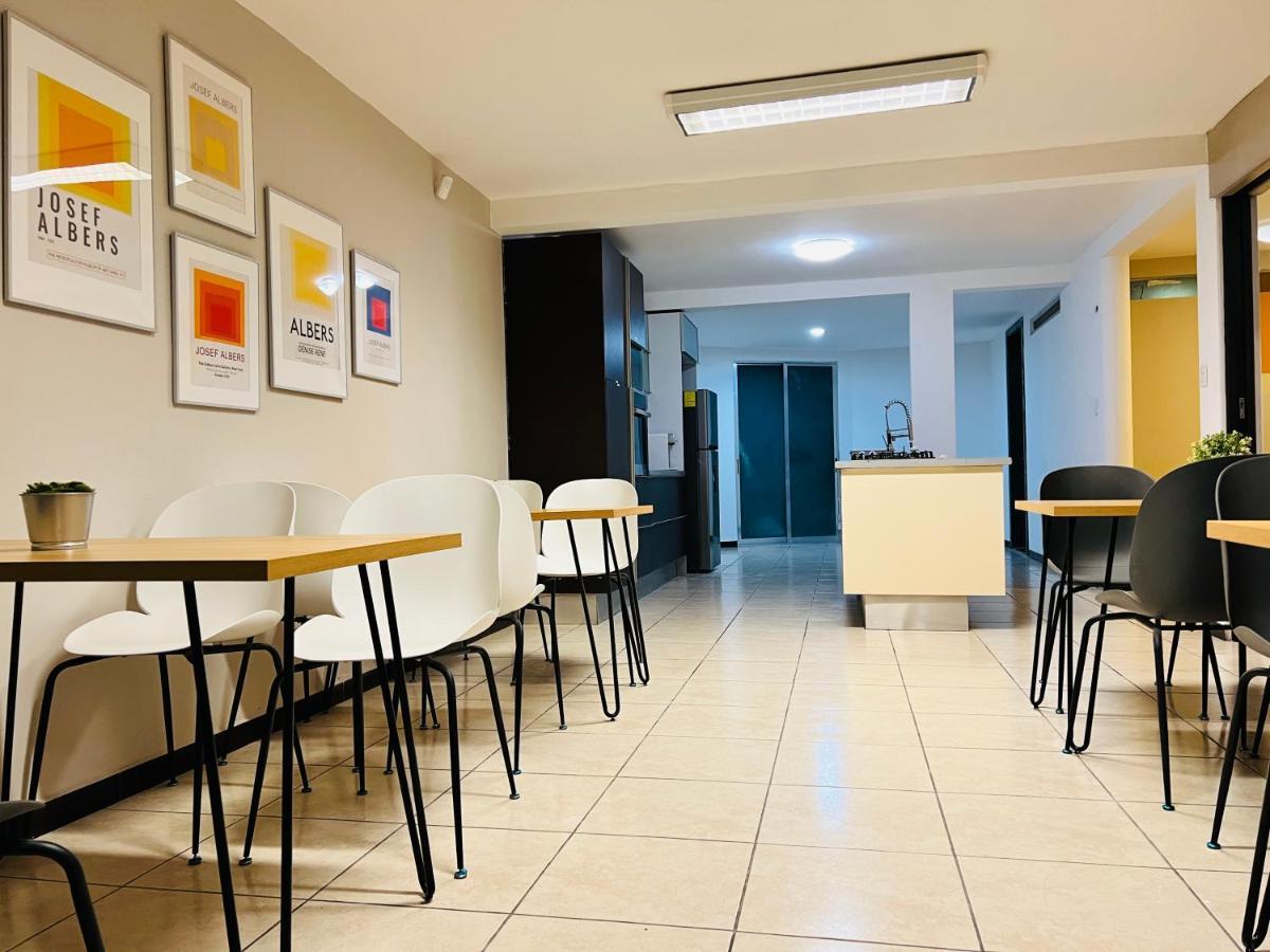 Suites Bauhaus Casa Blanca La Corregidora Eksteriør billede